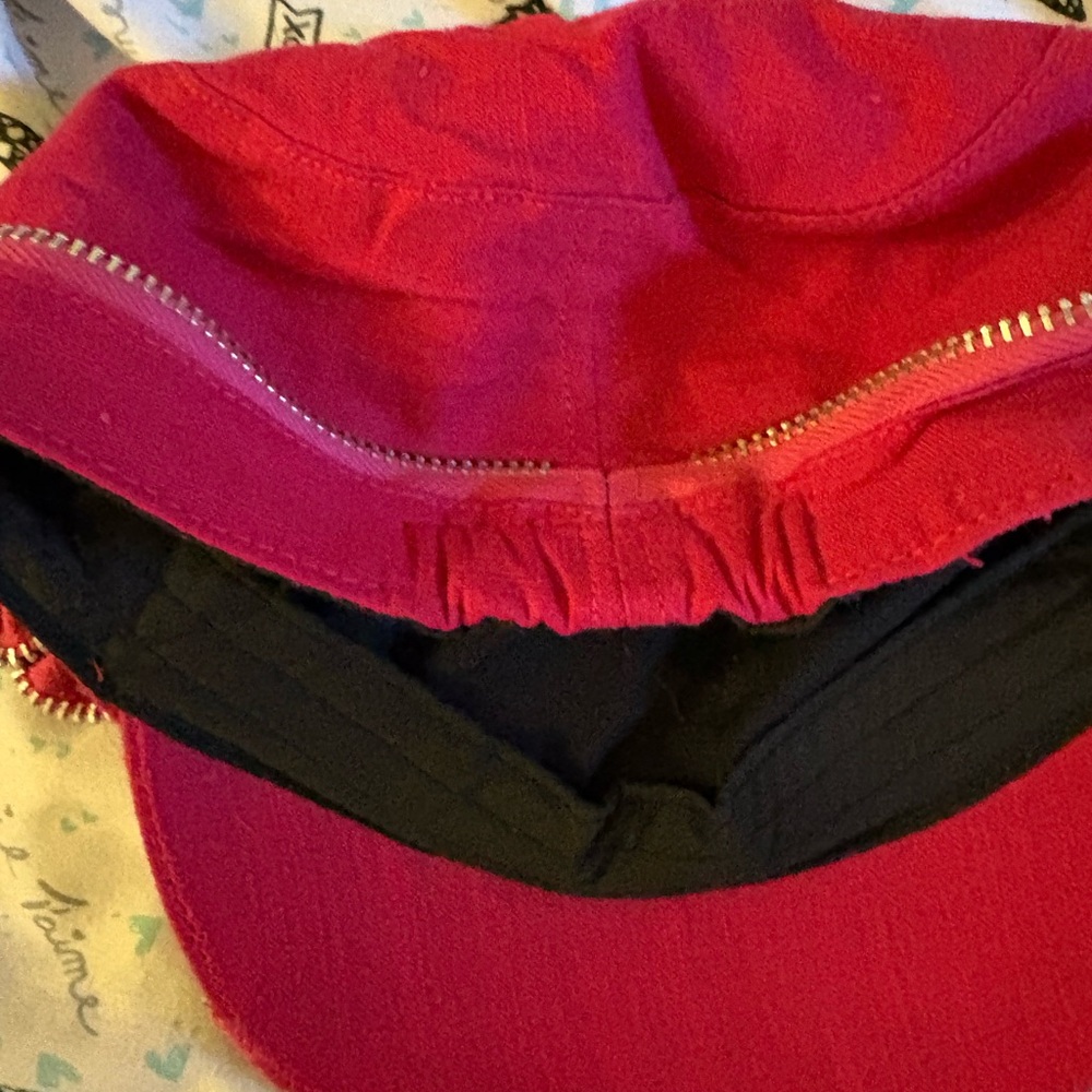 Stylish Red Cap with Rhinestone Detail - Picture 2 of 4
